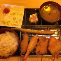 串5本（エビ・キス・鶏・豚バラ・アスパラ）・ご飯・みそ汁・サラダ・小鉢