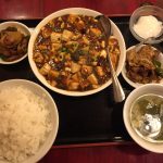 麻婆豆腐定食　麻婆豆腐・ご飯・スープ・小皿盛り・杏仁豆腐