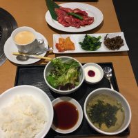 神戸牛ランチ　神戸牛カルビ（120g）・ライス・スープ・サラダ・キムチ・ナムル・デザート・コーヒー（ホット）